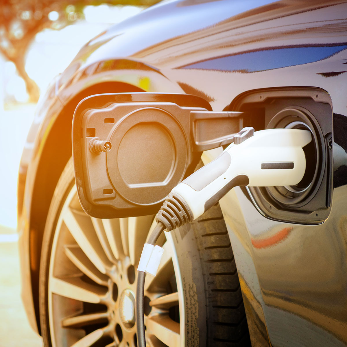 Elec-car-charging-sq